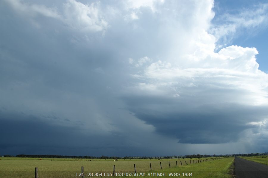 20081224mb46_thunderstorm_base_n_of_casino_nsw
