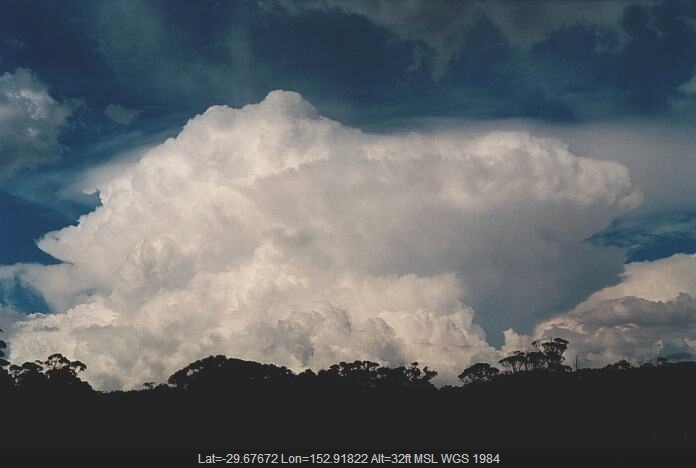20001104jd25_supercell_thunderstorm_w_of_grafton_nsw