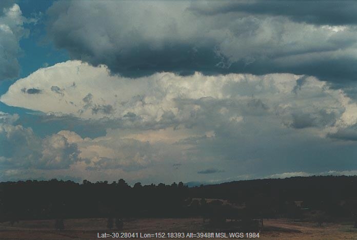 20010117jd07_supercell_thunderstorm_w_of_wongwibinda_nsw