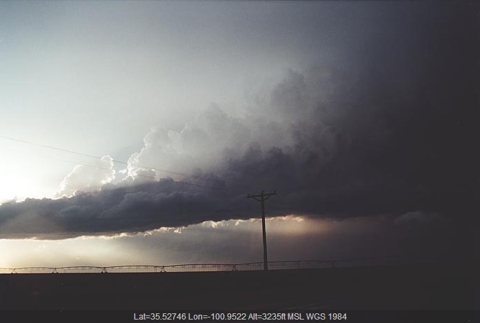 20010529jd18_supercell_thunderstorm_near_pampa_texas_usa