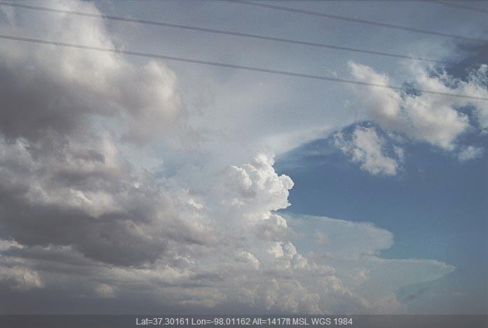 20010604jd04_supercell_thunderstorm_harper_kansas_usa