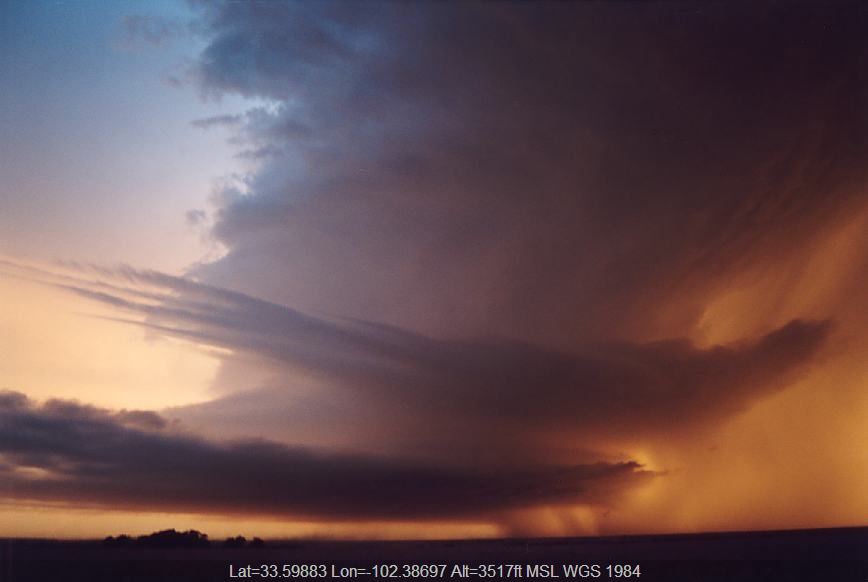 20030603jd20_supercell_thunderstorm_near_levelland_texas_usa