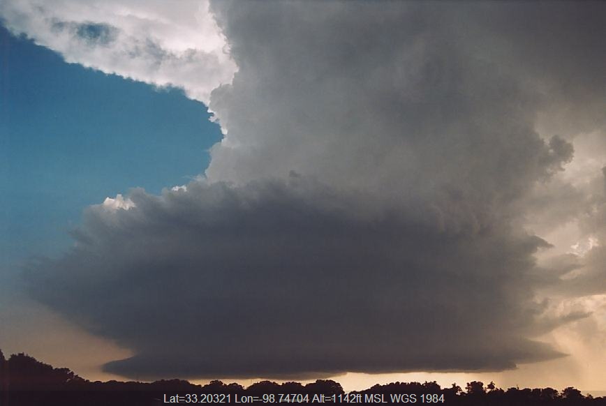 20030612jd27_supercell_thunderstorm_s_of_newcastle_texas_usa