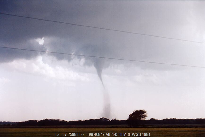 20040512jd13_supercell_thunderstorm_sharon_kansas_usa