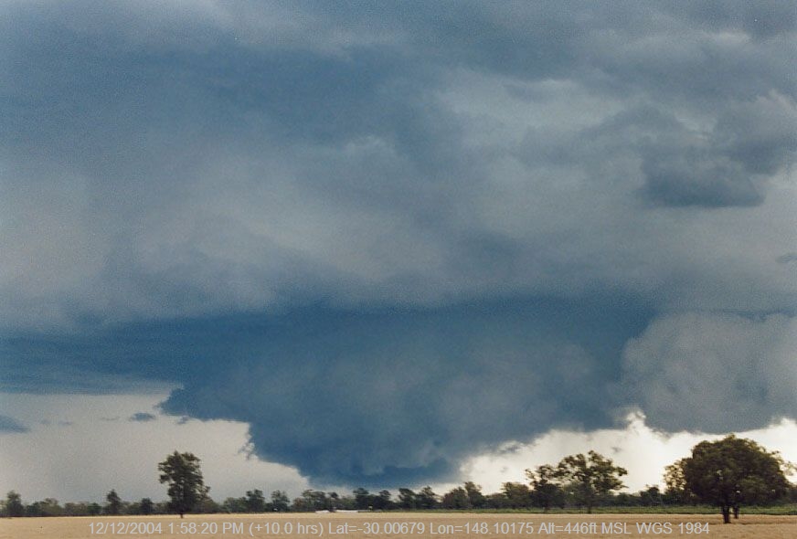 20041208jd14_supercell_thunderstorm_40km_sw_of_walgett_nsw