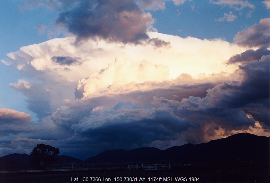 20031002jd10_thunderstorm_anvils_near_manilla_nsw