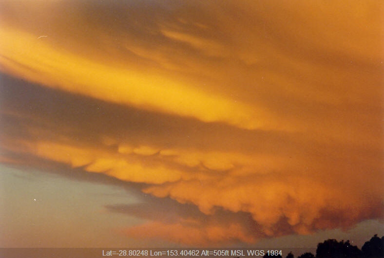 20031020mb27_thunderstorm_anvils_mcleans_ridges_nsw
