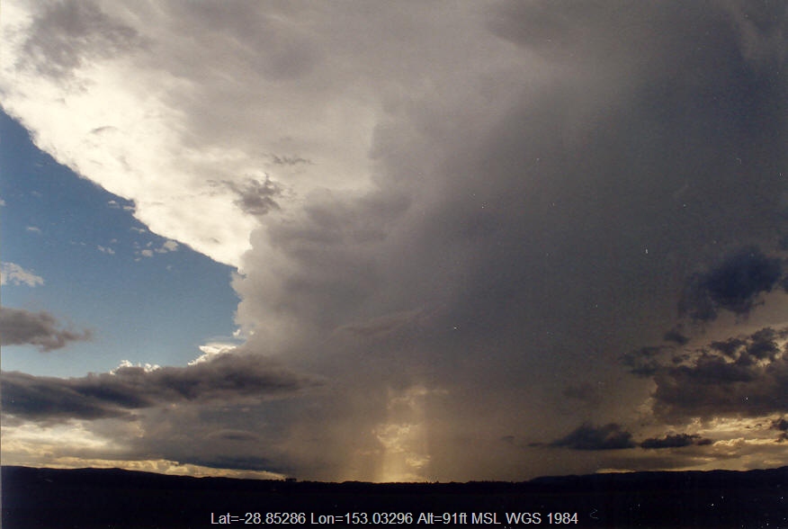 20040126mb10_thunderstorm_anvils_n_of_casino_nsw