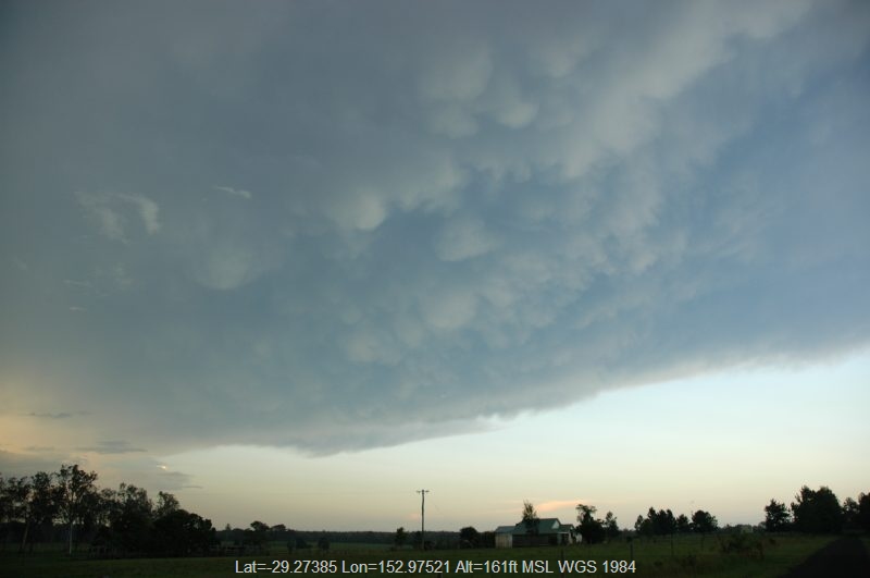 20050202mb25_thunderstorm_anvils_whiporie_nsw
