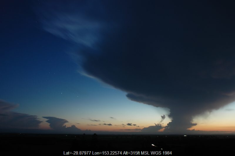 20051023mb20_thunderstorm_anvils_parrots_nest_nsw