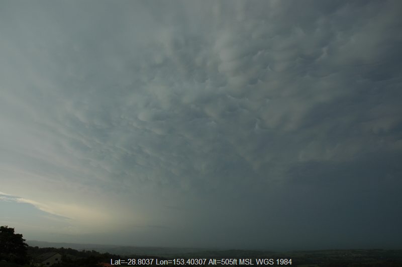 20051225mb16_thunderstorm_anvils_mcleans_ridges_nsw