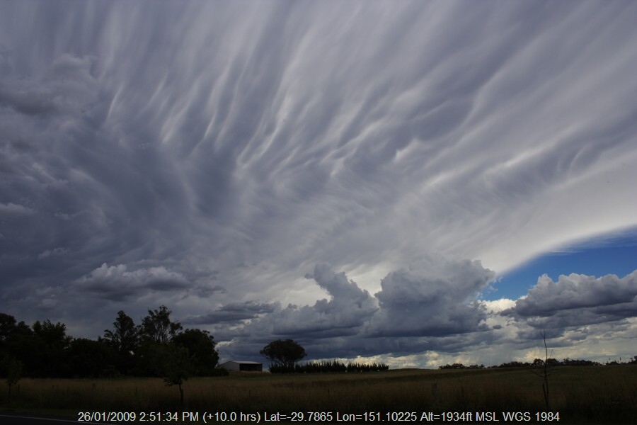 20090126jd28_thunderstorm_anvils_w_of_inverell_nsw