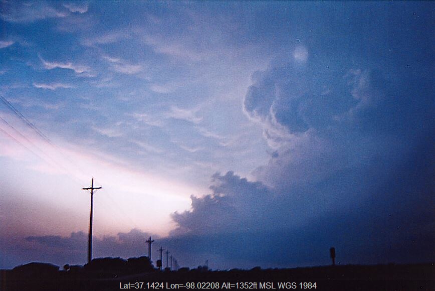 20040512jd33_thunderstorm_updrafts_anthony_kansas_usa