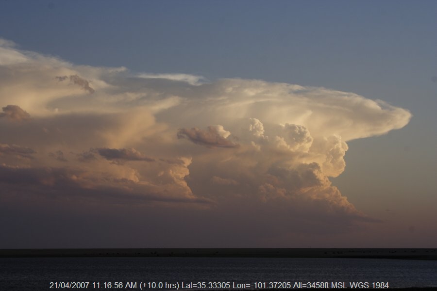 20070420jd04_thunderstorm_updrafts_near_panhandle_texas_usa