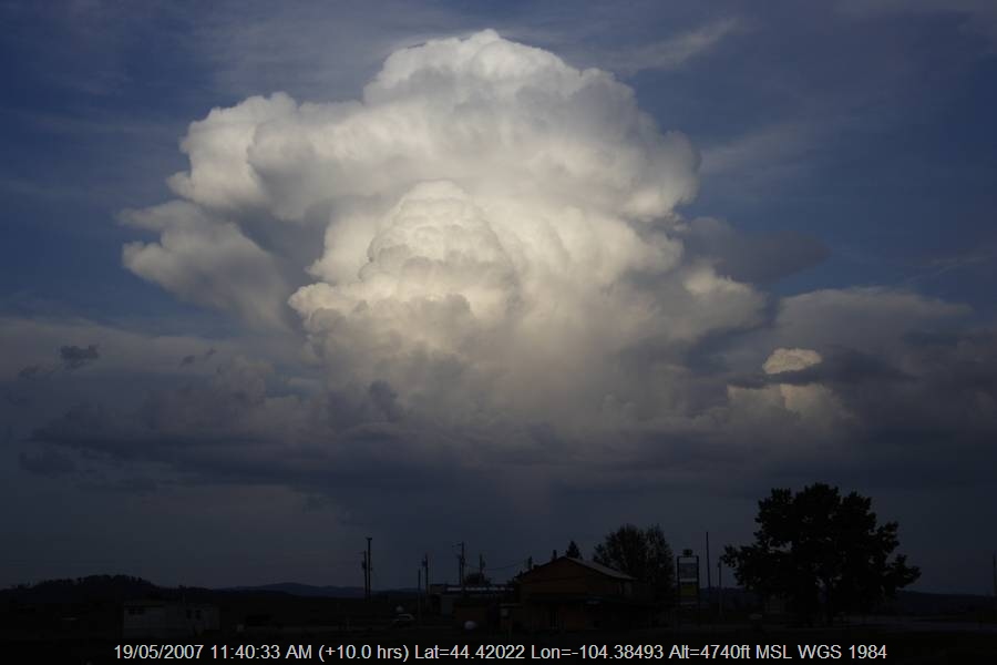 20070518jd108_thunderstorm_updrafts_near_sundance_wyoming_usa