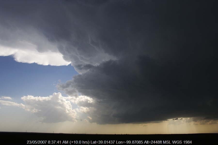 20070522jd041_thunderstorm_updrafts_w_of_wakeeney_kansas_usa