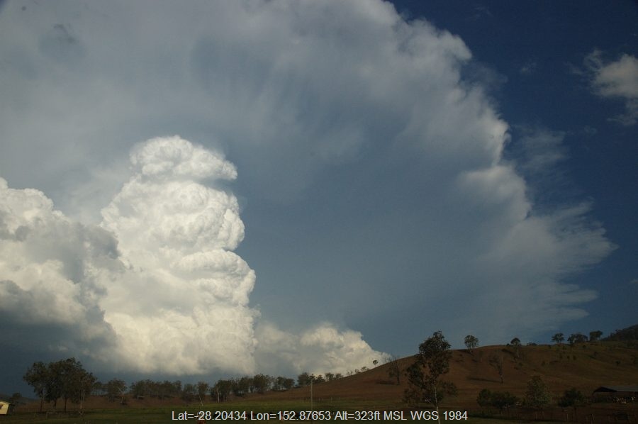 20071006mb63_thunderstorm_updrafts_near_rathdowney_qld