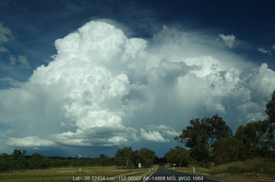 20090124mb33_thunderstorm_updrafts_near_warwick_qld