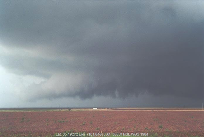 20010529jd17_funnel_tornado_waterspout_ne_of_amarillo_texas_usa