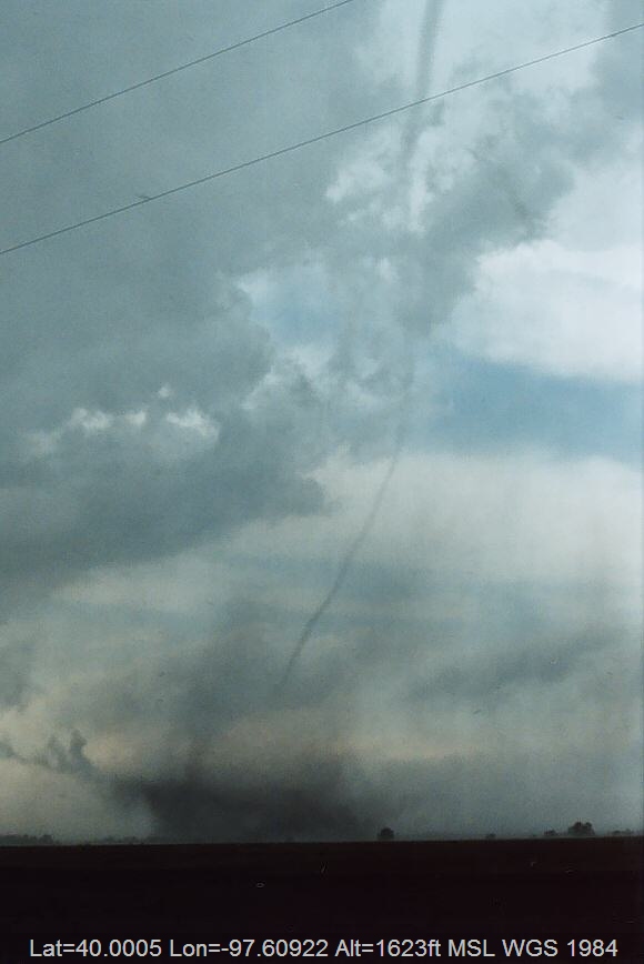 20040524jd10_funnel_tornado_waterspout_w_of_chester_nebraska_usa