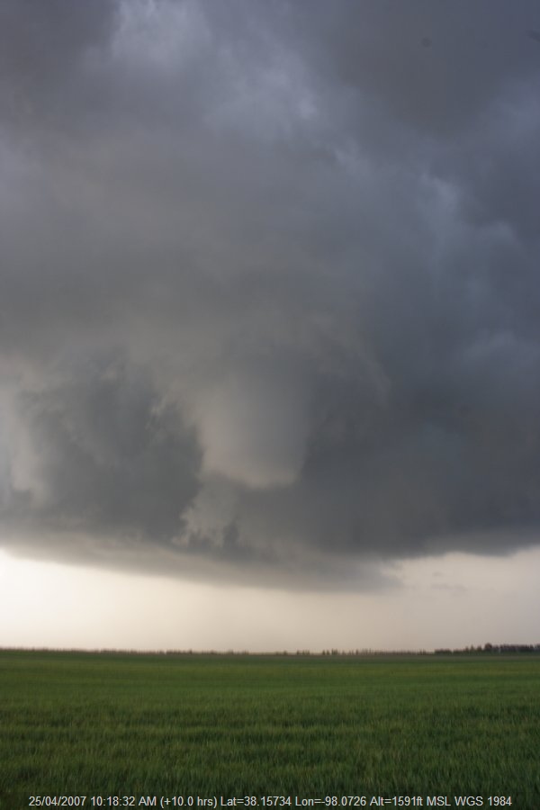 20070424jd24_funnel_tornado_waterspout_nickerson_kansas_usa