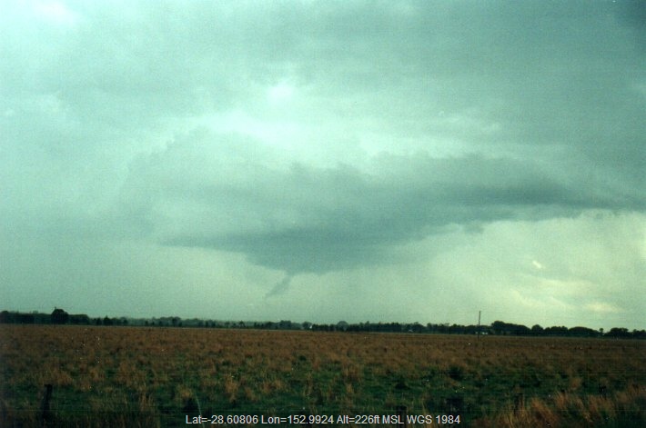 20001105mb19_thunderstorm_wall_cloud_s_of_kyogle_nsw
