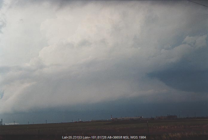 20010529jd06_thunderstorm_wall_cloud_amarillo_texas_usa