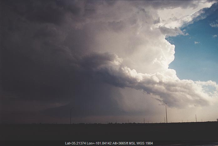 20010529jd09_thunderstorm_wall_cloud_amarillo_texas_usa