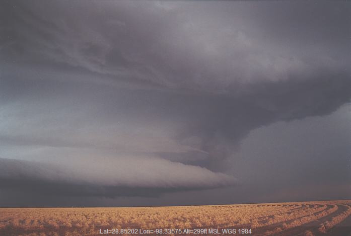 20020604jd06_thunderstorm_wall_cloud_mccoy_texas_usa