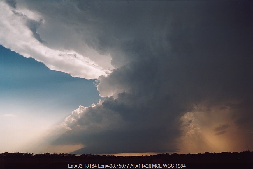 20030612jd21_thunderstorm_wall_cloud_near_newcastle_texas_usa