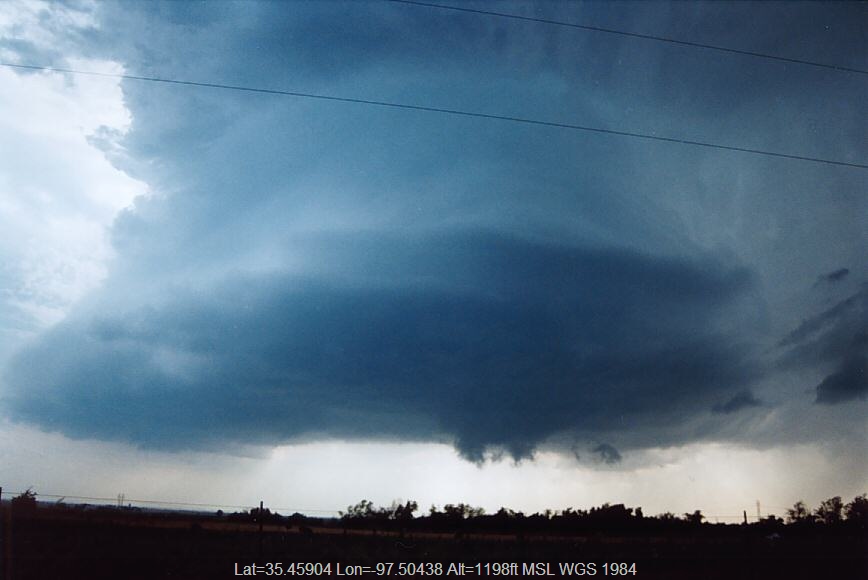 20040526jd01_thunderstorm_wall_cloud_minco_w_of_oklahoma_city_oklahoma_usa