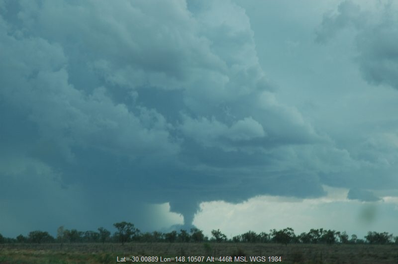 20041208mb019_thunderstorm_wall_cloud_w_of_walgett_nsw