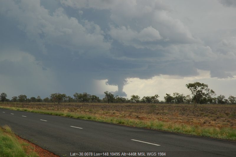 20041208mb020_thunderstorm_wall_cloud_w_of_walgett_nsw