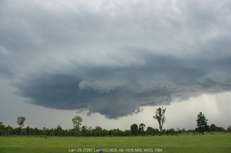 20041219mb31_thunderstorm_wall_cloud_near_whiporie_nsw