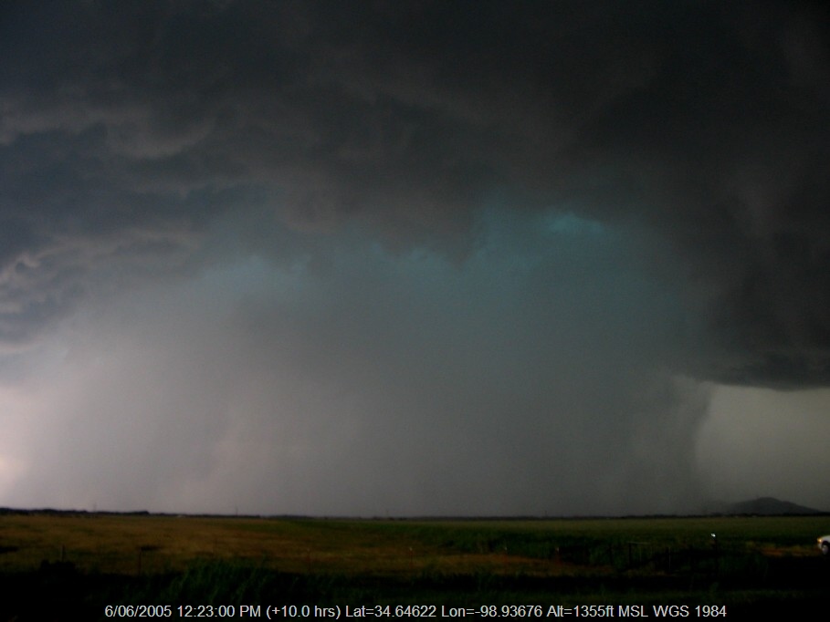 20050605jd24_thunderstorm_wall_cloud_near_snyder_oklahoma_usa