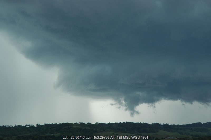 20051129mb12_thunderstorm_wall_cloud_near_lismore_nsw