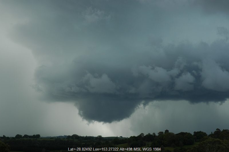 20051129mb23_thunderstorm_wall_cloud_near_lismore_nsw