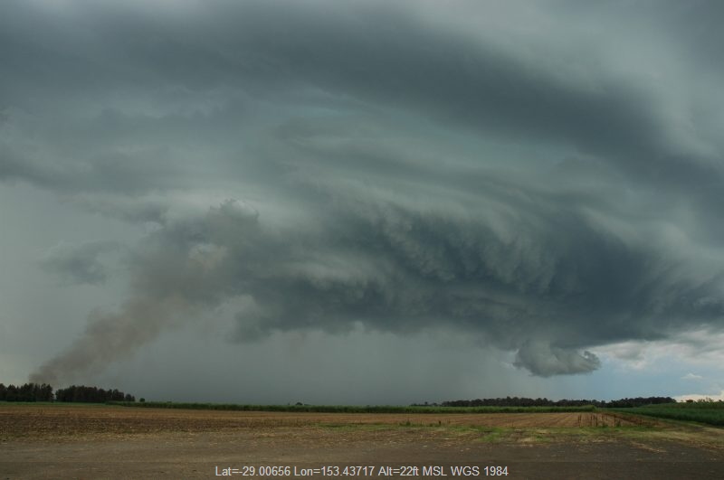 20051217mb037_thunderstorm_wall_cloud_w_of_broadwater_nsw