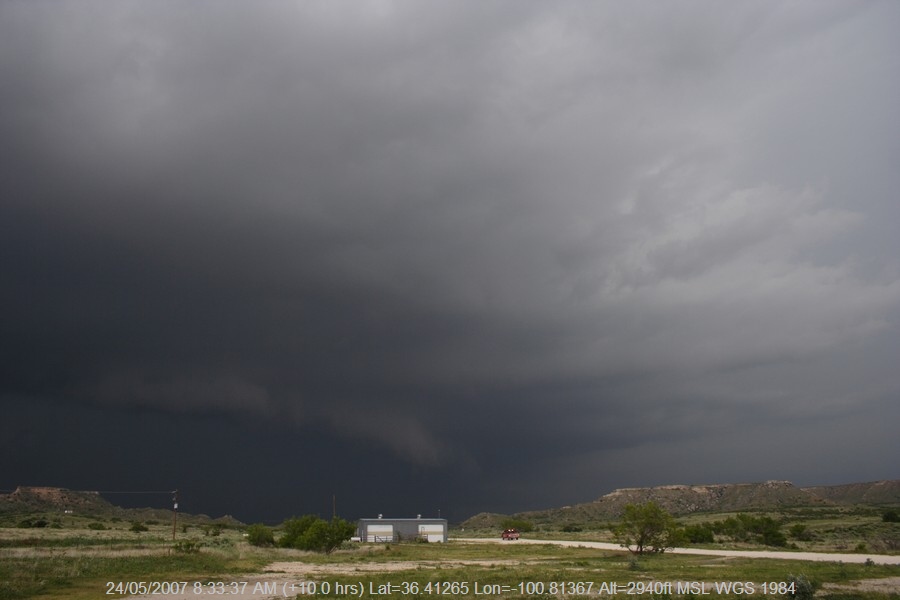 20070523jd18_thunderstorm_wall_cloud_se_of_perryton_texas_usa
