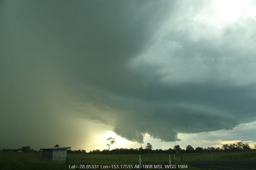20081210mb44_thunderstorm_wall_cloud_mckees_hill_nsw