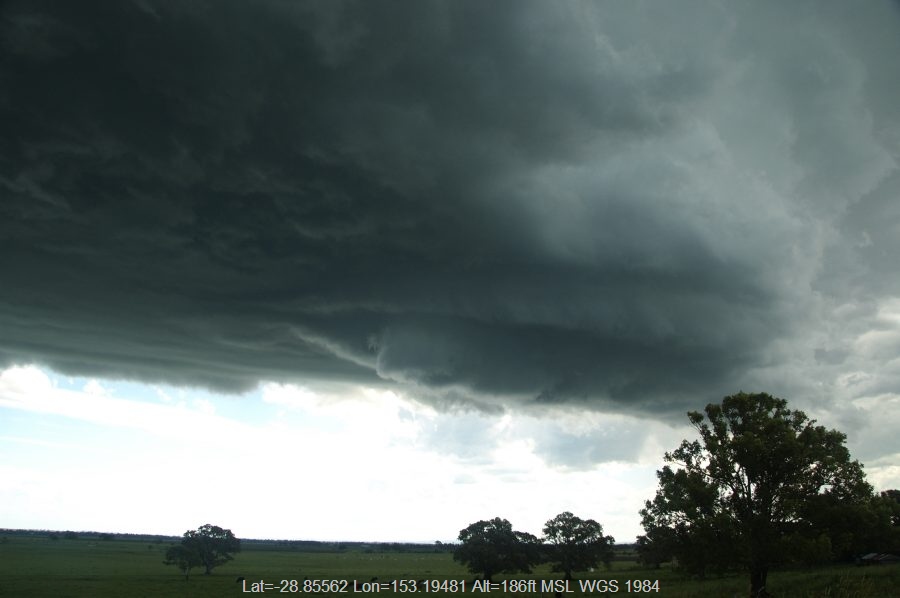 20081230mb030_thunderstorm_wall_cloud_mckees_hill_nsw