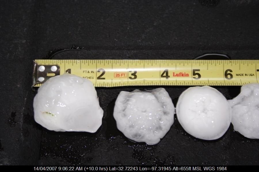 20070413jd34_hail_stones_w_of_fort_worth_texas_usa