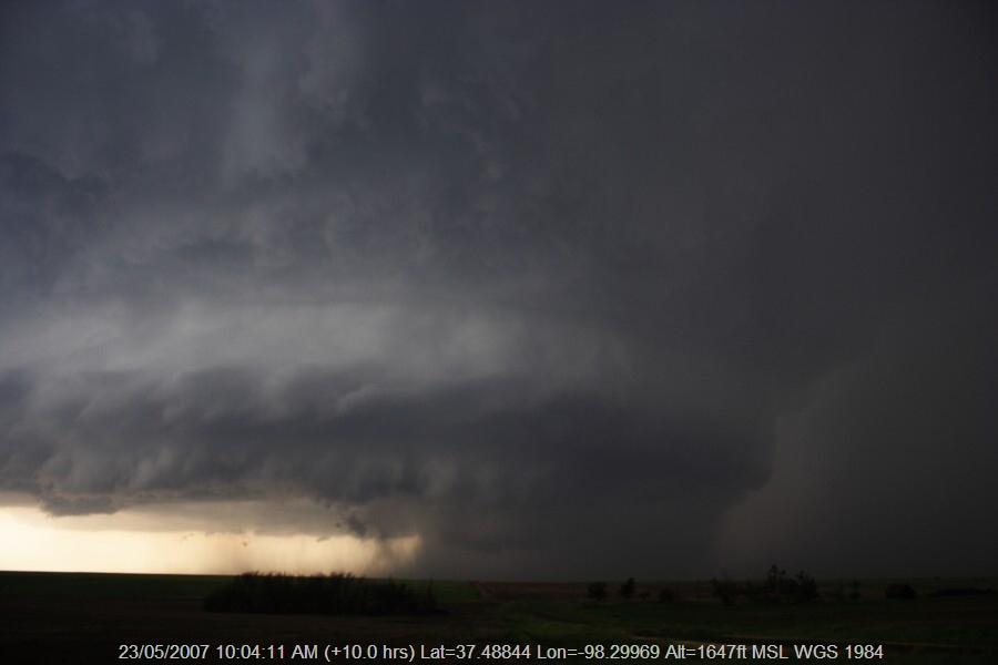 20070522jd088_precipitation_cascade_e_of_st_peters_kansas_usa