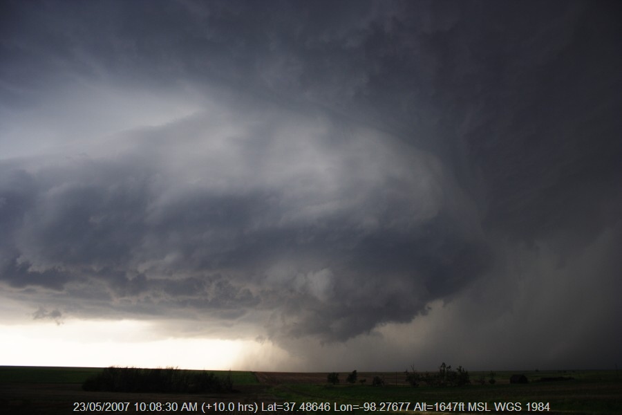 20070522jd094_precipitation_cascade_e_of_st_peters_kansas_usa