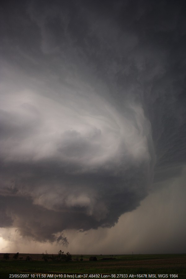 20070522jd098_precipitation_cascade_e_of_st_peters_kansas_usa