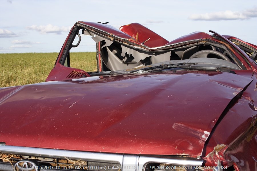 20070524jd31_storm_damage_near_greensburg_kansas_usa