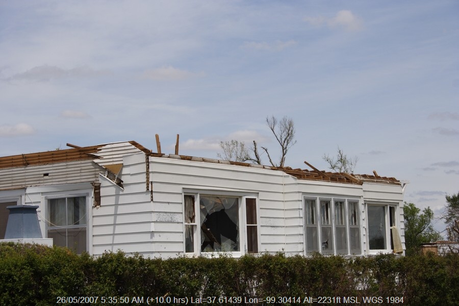 20070525jd057_storm_damage_greensburg_kansas_usa