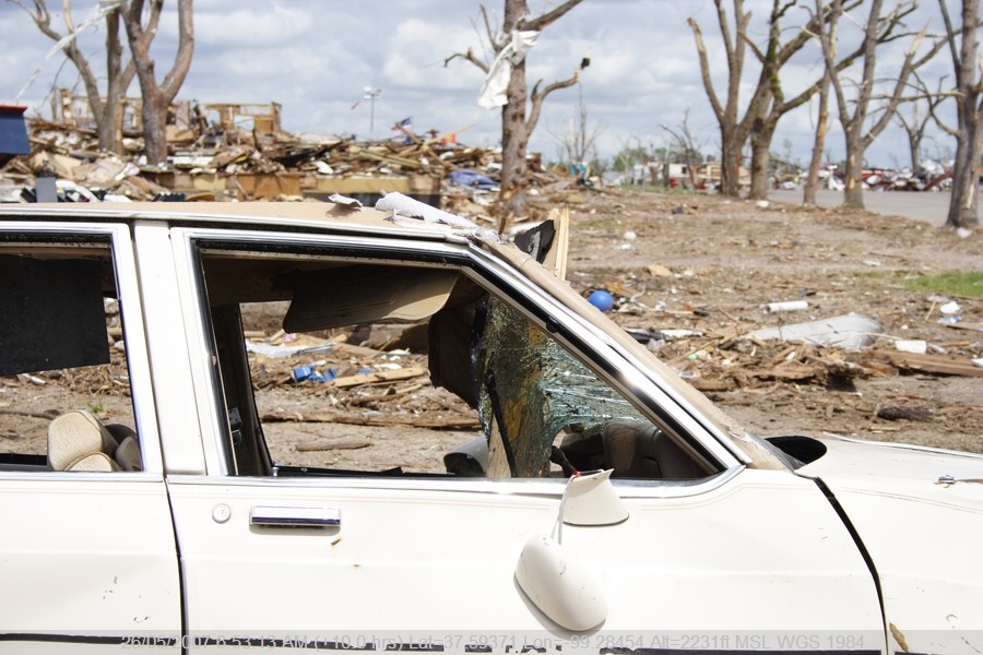 20070525jd268_storm_damage_greensburg_kansas_usa