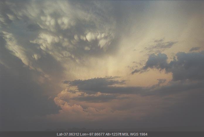 20010604jd09_sunset_pictures_w_of_bluff_city_kansas_usa