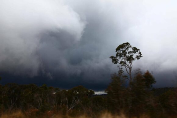 Flaking line developing east of Litgow